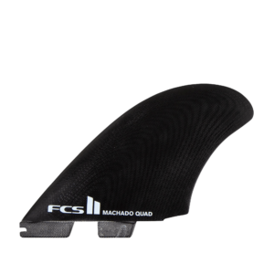Shapers-Club- Un aileron de planche de surf noir et élégant, marqué « FCS II » et « Machado Quad » en texte blanc. Cet aileron aérodynamique fait partie de la série Shaper Rob Machado QUAD, conçu pour des performances optimales avec les boîtiers d'ailerons FCS. -surfshop-surfboard