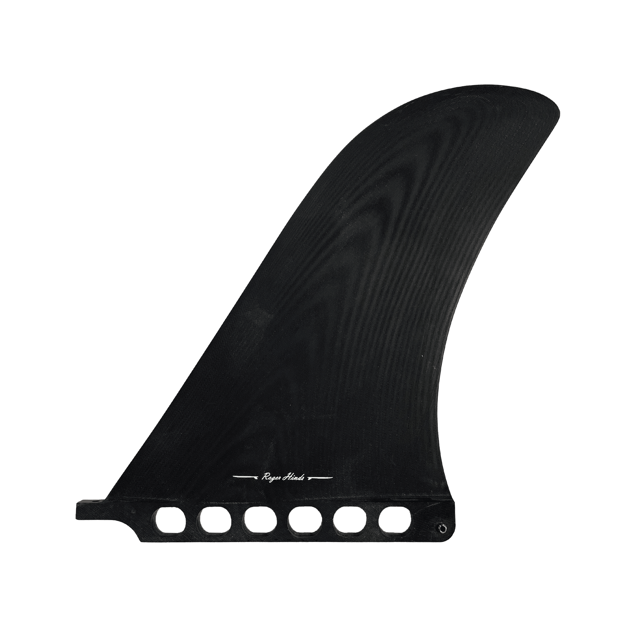 Shapers-Club- L'aileron simple de surf Roger Hinds Apex 10,5" en noir se dresse verticalement sur un fond vert uni. L'aileron élégant a une légère courbe et présente une base avec plusieurs découpes circulaires et une petite encoche pour la fixation à une planche de surf. Le matériau semble robuste et lisse. -surfshop-surfboard