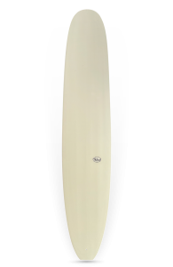 Shapers-Club- La planche de surf Keeper 2, mesurant 9'4" x 22' 7/8" x 2' 7/8", se dresse sur un fond gris dégradé, mettant en valeur son élégance beige et son logo central avec un design en tourbillon. -surfshop-surfboard