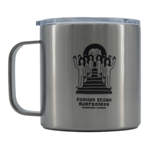 Shapers-Club- This stainless steel mug with transparent lid features a captivating design of characters with raised arms. Beneath the image, it prominently displays the phrases "Joshua Keogh Surfboards" and "Transcend Future". Ideal for anyone who appreciates the exceptional craftsmanship of isothermal mugs. -surfshop-surfboard