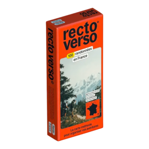 Shapers-Club- Un coffret rouge Recto Verso Europe présente des randonneurs sur un sentier de montagne avec les Alpes françaises en arrière-plan. Une petite carte de France et des informations produit mettent en avant des aventures de randonnée à travers l'Europe, dont « 100 randonnées en France ». -surfshop-surfboard