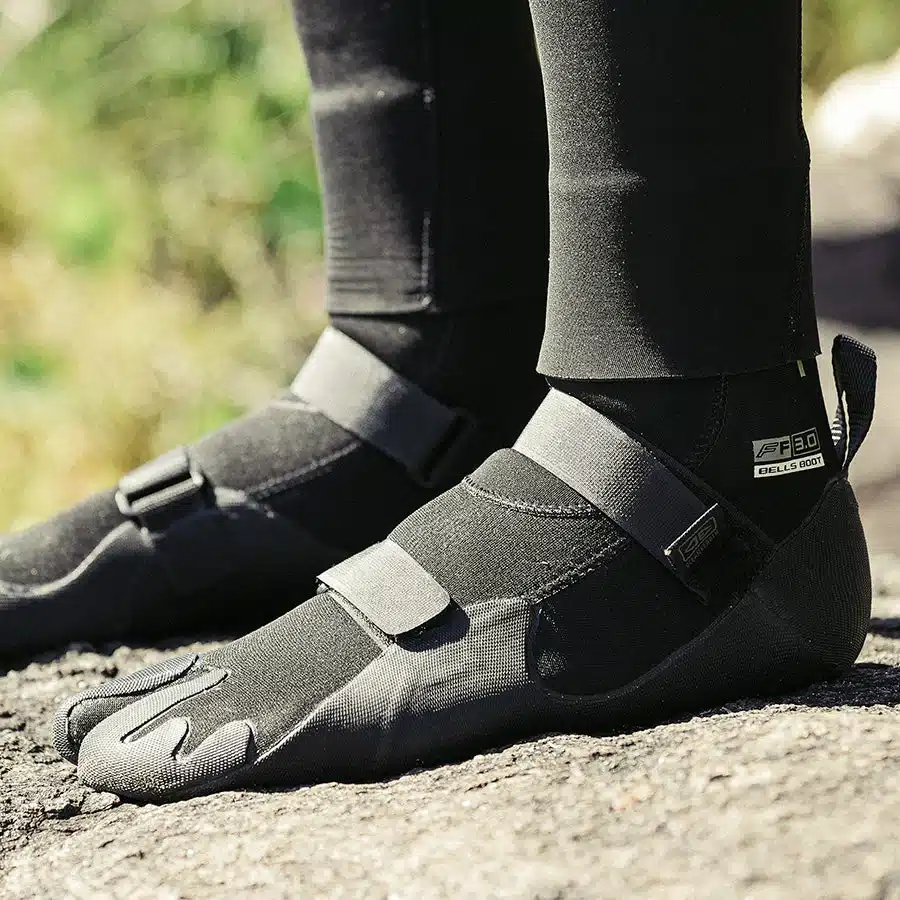 How to choose the right surf boots? 🏄‍♂️🦶