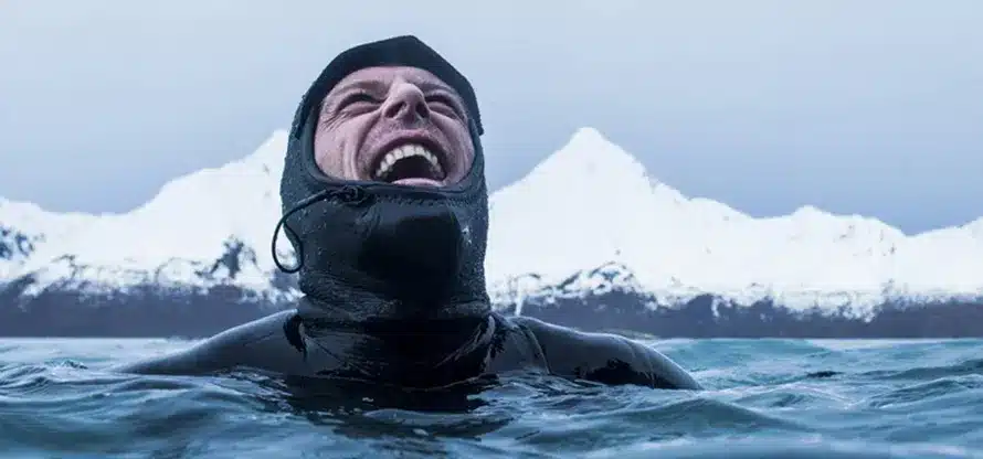 How to choose the right surf hood for winter? 🌊❄️